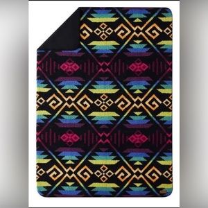 Final price: Pendleton Throw 50” x 70” Coyote Butte